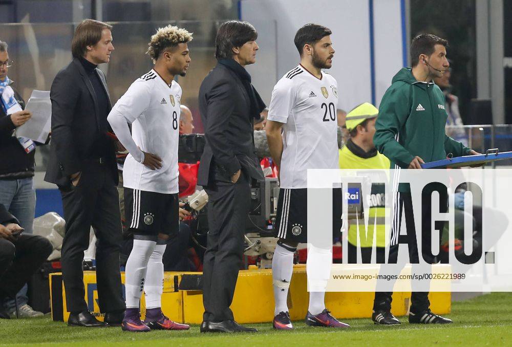 DFB Bundestrainer Joachim Jogi LOEW, LÖW,Thomas SCHNEIDER, DFB Co-Trainer, Assistenztrainer Serge GNABRY, DFB 8 Kevin VOLLAND, DFB 20 Einwechslung, Auswechslung, Wechsel, Spielerwechsel ITALY - GERMANY 0-0 Friendly match at November 15, 2016 in Mailand, Italy