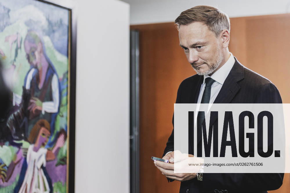 Christian Lindner (FDP), Bundesminister der Finanzen, aufgenommen im Rahmen der woechentlichen Sitzung des Kabinetts im Bundeskanzleramt in Berlin, 05.07.2023. Das Kabinett will bei dieser Sitzung den Entwurf fuer den Bundeshaushalt 2024 beschliessen. Berlin Deutschland