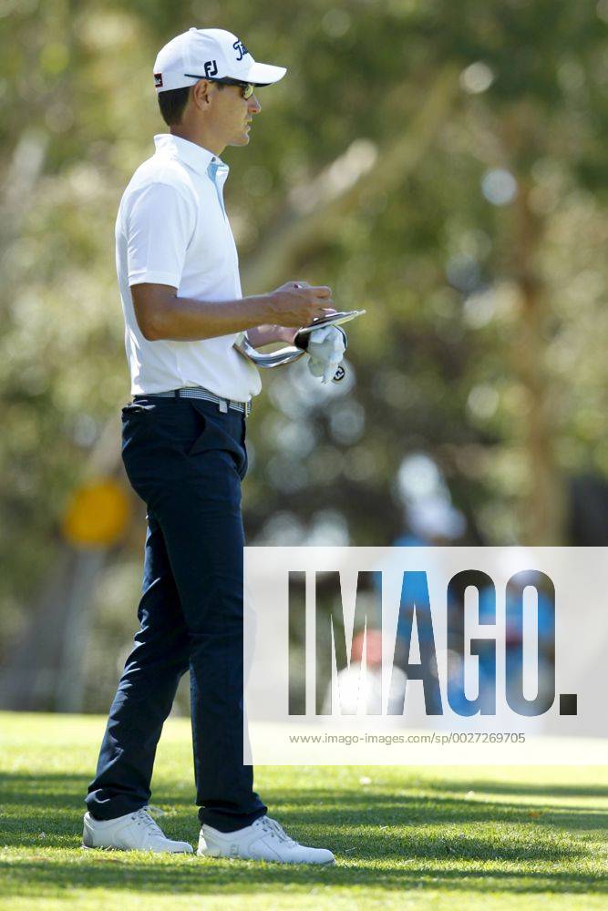 February 18th 2017, Lake Karrinyup Country Club, Perth, Western Australia, Australia; ISPS Handa World Super 6 Perth Golf Tournament Day 3 Jason Scrivener (AUS) checks his distance on the 4th fairway during his round on day 3 Woodleyx ActionPlus11847452