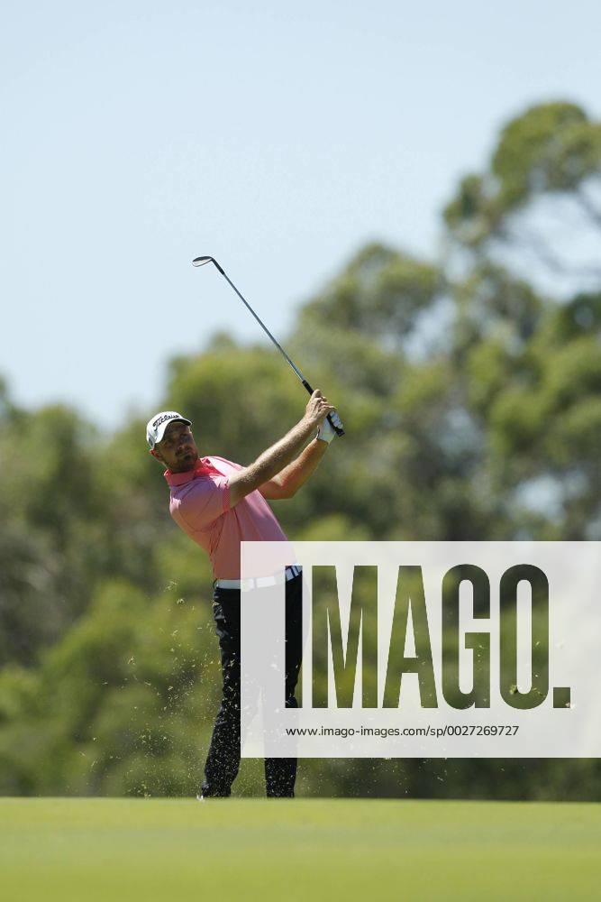 February 18th 2017, Lake Karrinyup Country Club, Perth, Western Australia, Australia; ISPS Handa World Super 6 Perth Golf Tournament Day 3 Jake Higginbottom (AUS) plays an approach shot on the 4th fairway during his round on day 3 Woodleyx ActionPlus11847428