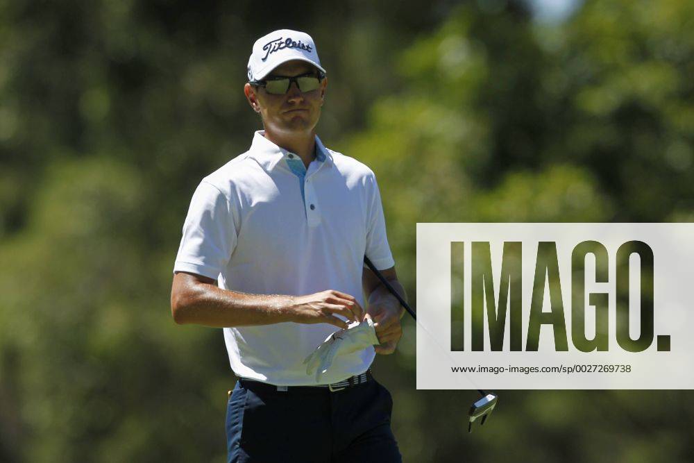 February 18th 2017, Lake Karrinyup Country Club, Perth, Western Australia, Australia; ISPS Handa World Super 6 Perth Golf Tournament Day 3 Jason Scrivener (AUS) reacts to his approach shot on the 4th fairway during his round on day 3 Woodleyx ActionPlus11847457