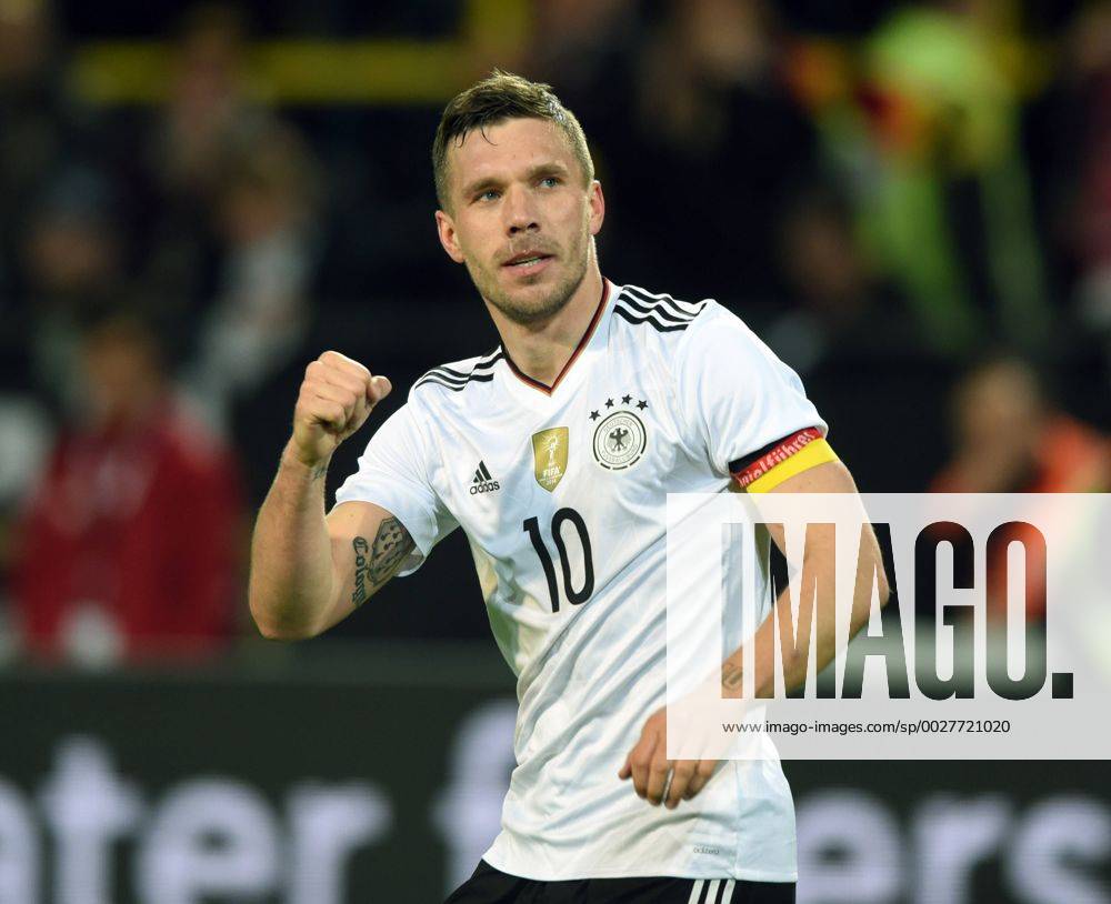 Fußball-Länderspiel: Deutschland - England 22.03.2017 in Dortmund. Lukas Podolski (Deut.) jubelt nach seinem Treffer zum 1:0. HM