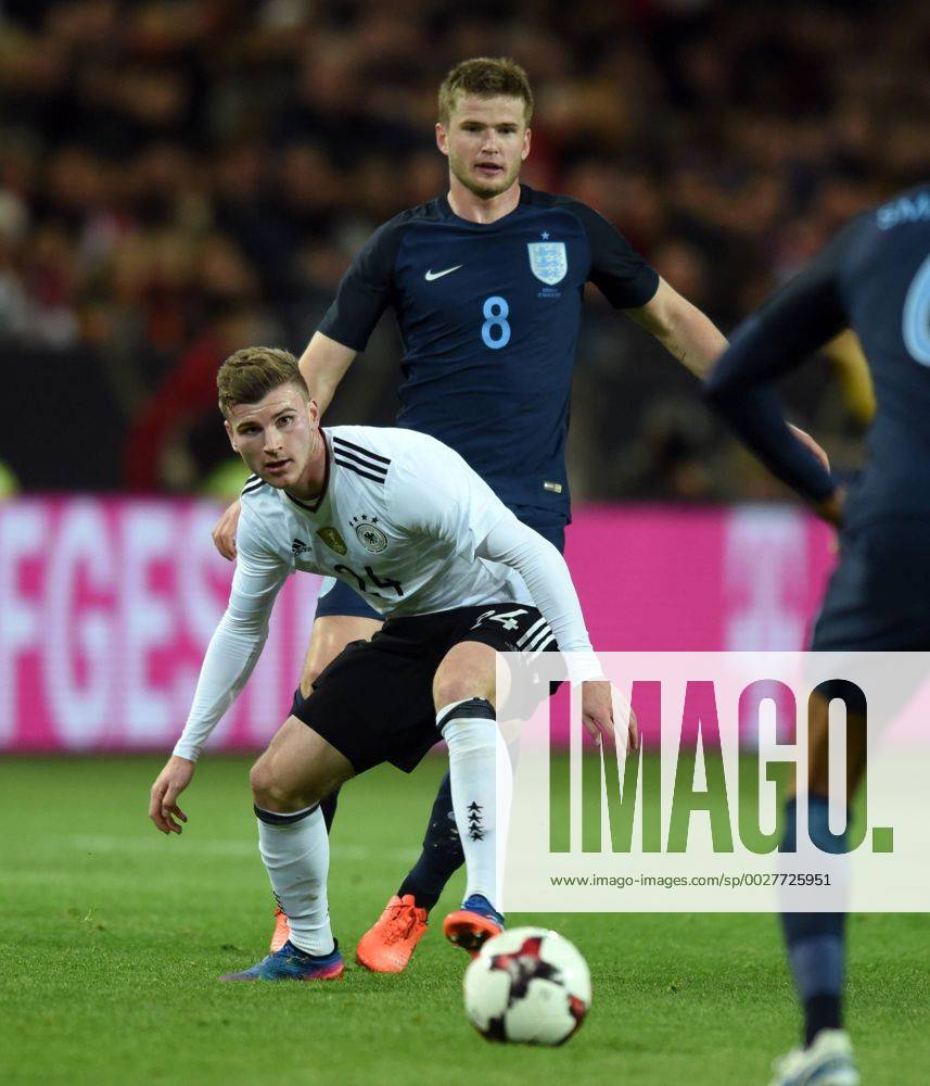Fußball-Länderspiel: Deutschland - England 22.03.2017 in Dortmund. Timo Werner (Deut.) Aktion vor Eric Dier (Engl.). HM