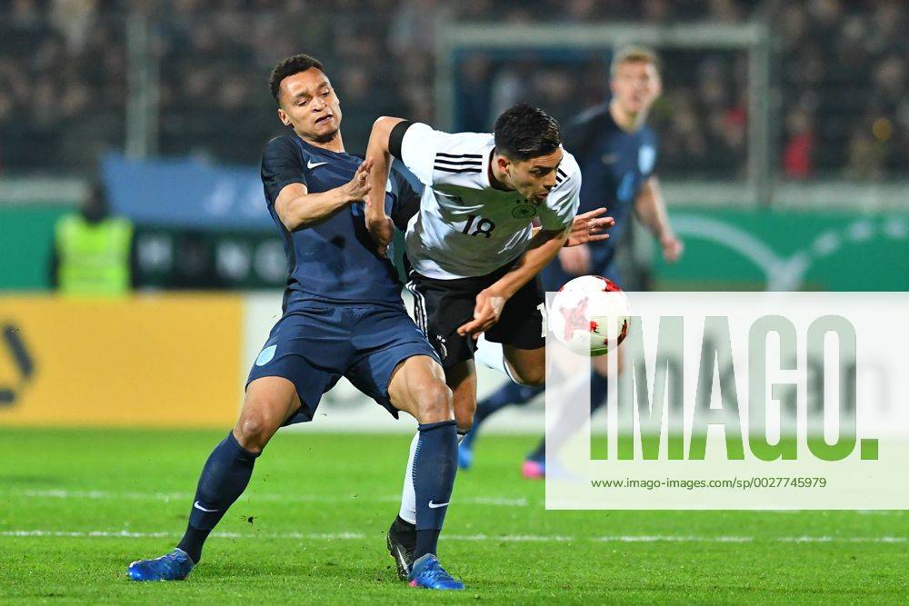 Fußball, U21 Länderspiel, Deutschland - England GER, FSP, U 21, Deutschland (GER) vs England (ENG) 24.03.2017, Brita-Arena, Wiesbaden, GER, FSP, U 21, Deutschland (GER) vs England (ENG), picture shows im Bild: Nadiem Amiri (U 21 Deutschland Germany 18) gegen Jacob Murphy (U 21 England 11) Foto © nordphoto Fabisch nordphotox xFabisch