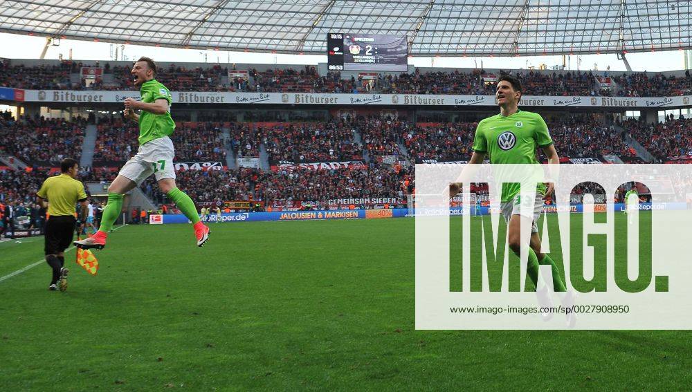 Fussball - Saison 2016 2017 - 1. Bundesliga - 26. Spieltag: Bayer 04 Leverkusen - VfL Wolfsburg - AuWo - Torjubel Mario Gomez nach Tor zum 3:2 fuer Wolfsburg