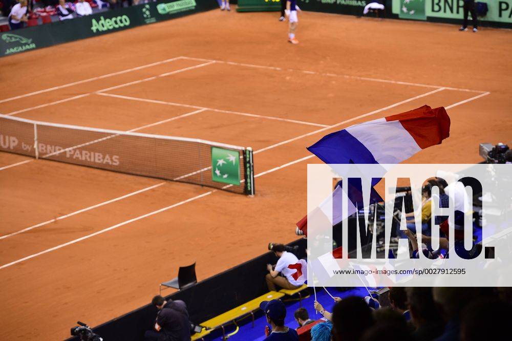 Supporters de l equipe de France - ambiance tifo TENNIS : France vs Grande Bretagne - Coupe Davis J1 - 07 04 2017 JBAutissier Panoramic