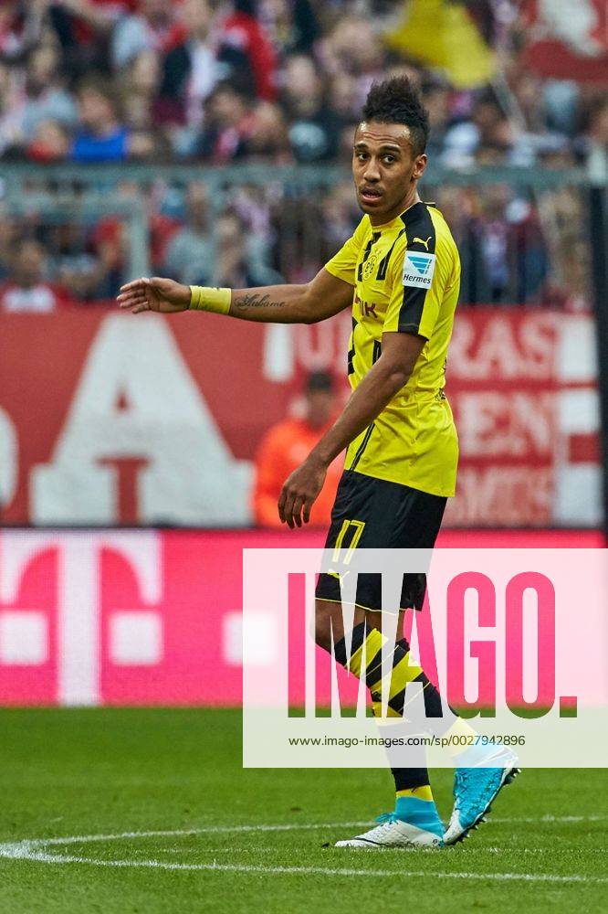 Muenchen, Deutschland, 08.04.2017, Bundesliga 28. Spieltag, FC Bayern Muenchen - BV Borussia Dortmund, Ratlosigkeit bei Pierre-Emerick Aubameyang (BVB) ( DeFodi501