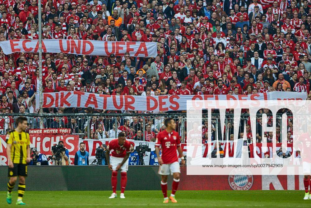 Muenchen, Deutschland, 08.04.2017, Bundesliga 28. Spieltag, FC Bayern Muenchen - BV Borussia Dortmund, FC Bayern Fans mit Transparent ( DeFodi501
