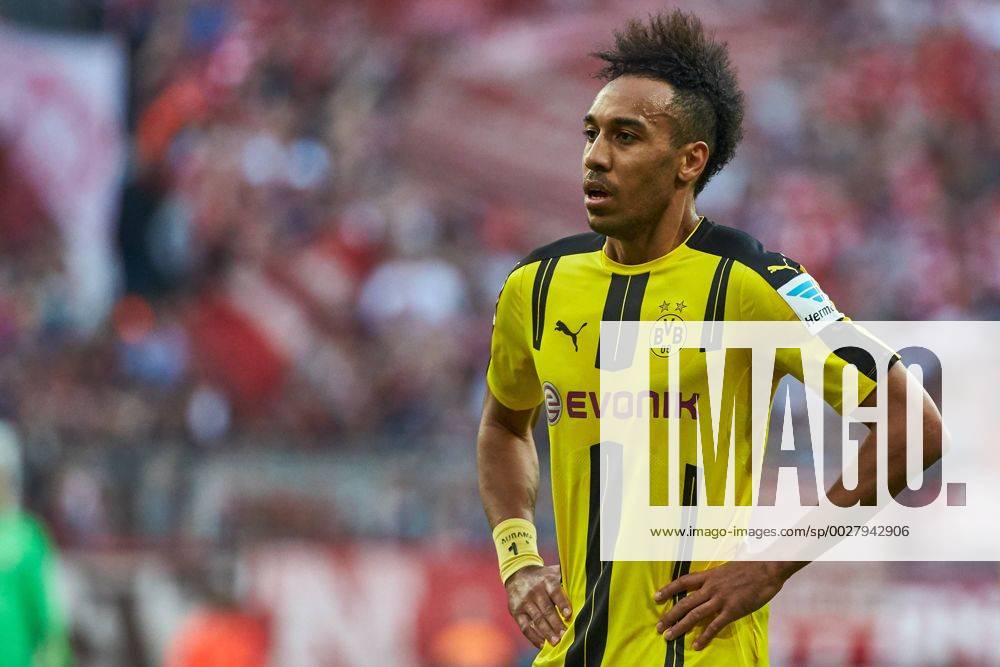Muenchen, Deutschland, 08.04.2017, Bundesliga 28. Spieltag, FC Bayern Muenchen - BV Borussia Dortmund, Enttaeuschung bei Pierre-Emerick Aubameyang (BVB) ( DeFodi501