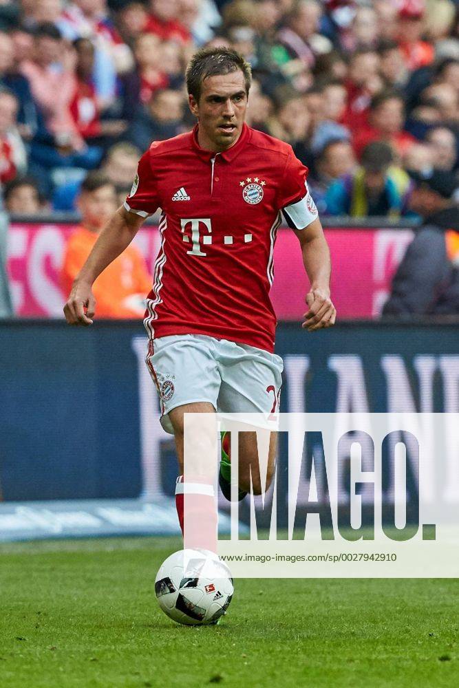 Muenchen, Deutschland, 08.04.2017, Bundesliga 28. Spieltag, FC Bayern Muenchen - BV Borussia Dortmund, Philipp Lahm (FCB) in Aktion ( DeFodi501