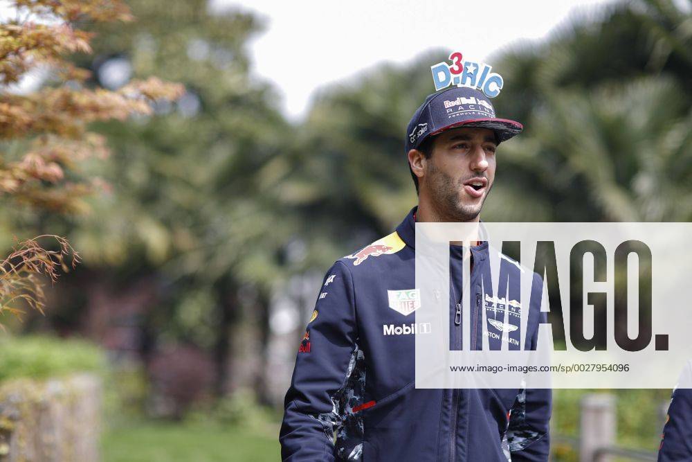 Shanghai: Motorsports: FIA Formula One World Championship WM Weltmeisterschaft 2017 Chinese Formula One Grand Prix Shanghai Circuit on April 08, 2017 in Shanghai, China. (Photo by Hoch Zwei) 3 Daniel Ricciardo (AUS, Red Bull Racing), Shanghai China