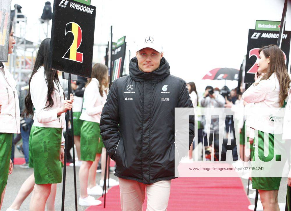 Shanghai: Motorsports: FIA Formula One World Championship WM Weltmeisterschaft 2017 Chinese Formula One Grand Prix Shanghai Circuit on April 08, 2017 in Shanghai, China. (Photo by Hoch Zwei) 77 Valtteri Bottas (FIN, Mercedes AMG Petronas) Shanghai China