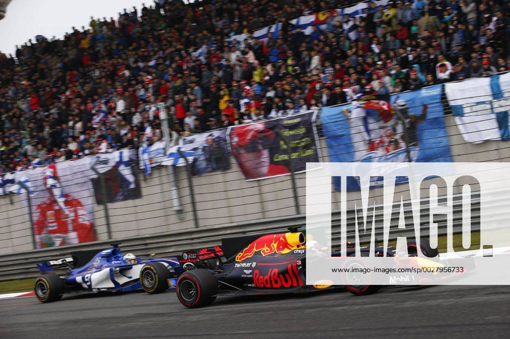 Shanghai: Motorsports: FIA Formula One World Championship WM Weltmeisterschaft 2017 Chinese Formula One Grand Prix Shanghai Circuit on April 08, 2017 in Shanghai, China. (Photo by Hoch Zwei) 3 Daniel Ricciardo (AUS, Red Bull Racing), Shanghai China