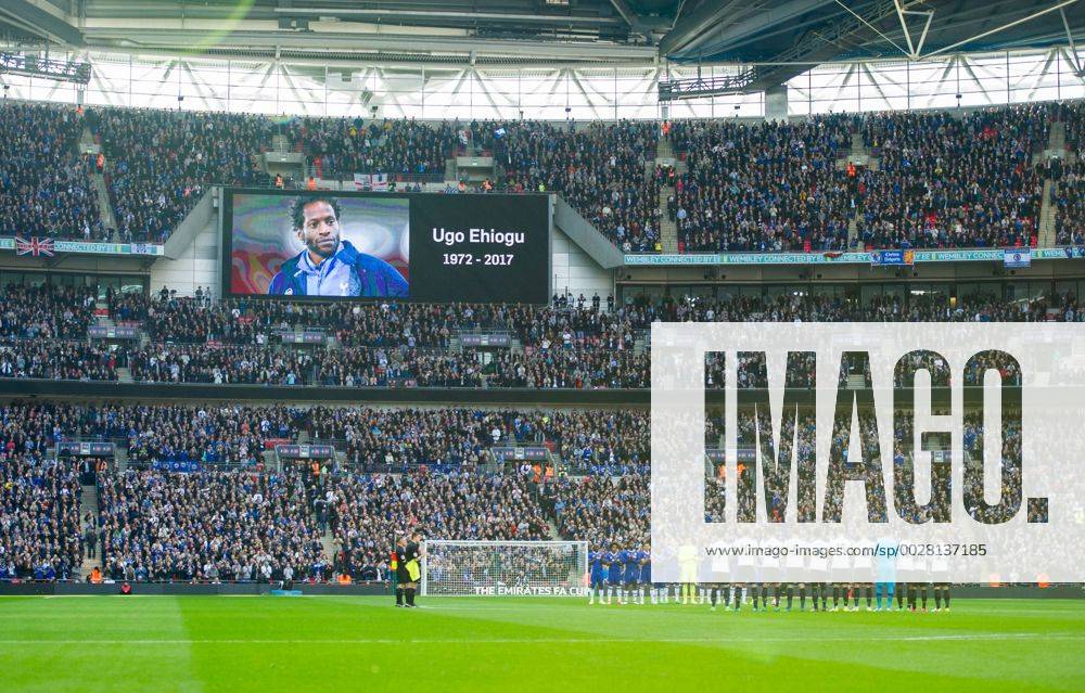 Both team and entire stadium pay tribute to Ugo Ehiogu during the The FA Cup Semi-Final match between Chelsea and Tottenham Hotspur at Wembley Stadium, London, England on 22 April 2017.