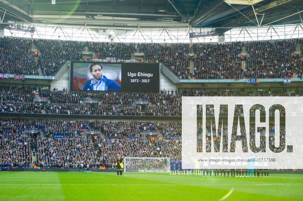 Both team and entire stadium pay tribute to Ugo Ehiogu during the The FA Cup Semi-Final match between Chelsea and Tottenham Hotspur at Wembley Stadium, London, England on 22 April 2017.