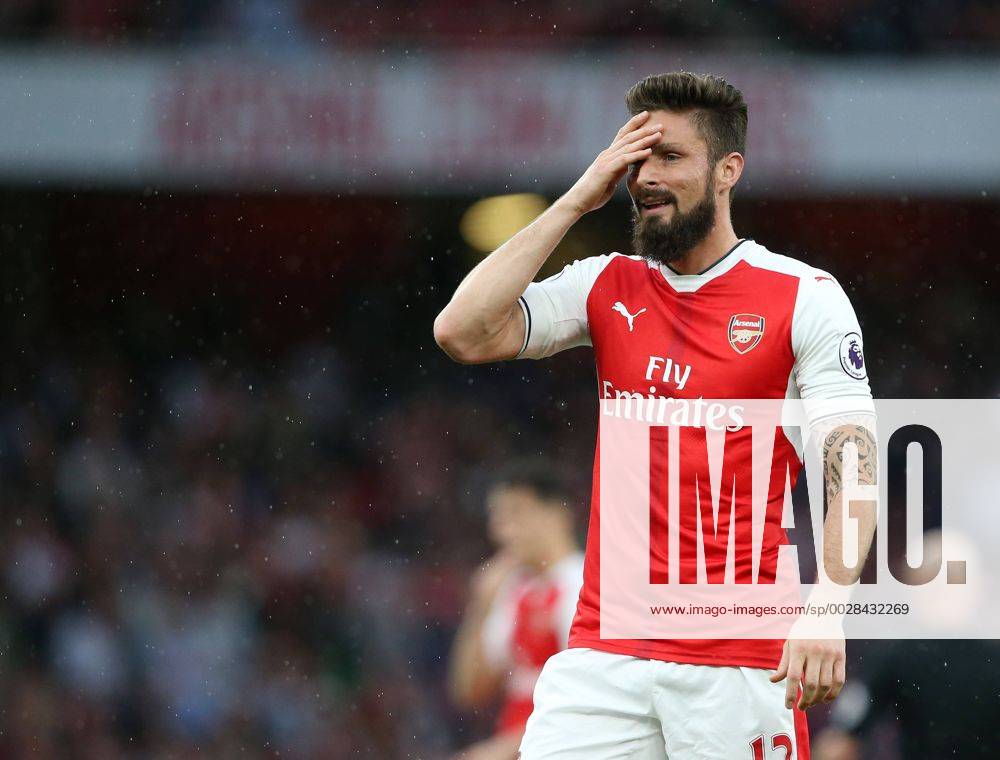 Arsenal s Olivier Giroud looks on dejected during the Premier League match at the Emirates Stadium, London. Picture date: May 16th, 2017. Pic credit should read: David Klein Sportimage .