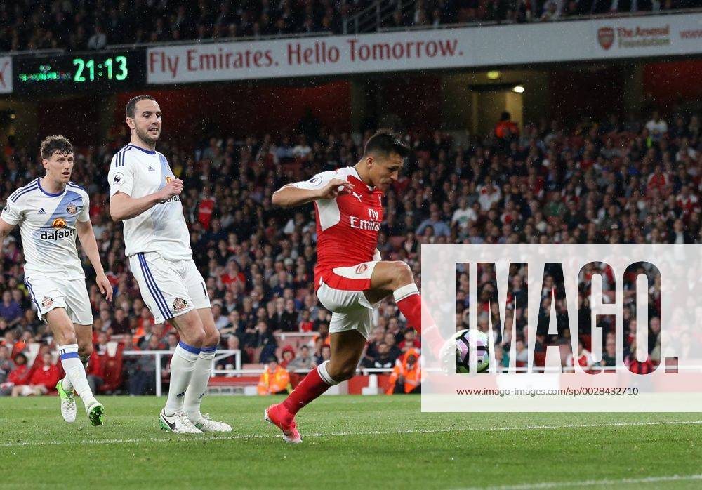Arsenal s Alexis Sanchez scoring his sides opening goal during the Premier League match at the Emirates Stadium, London. Picture date: May 16th, 2017. Pic credit should read: David Klein Sportimage .