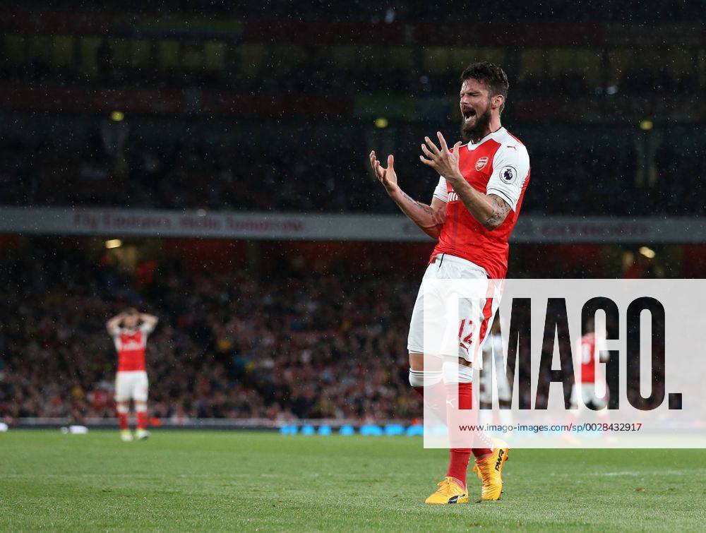 Arsenal s Olivier Giroud looks on dejected after a missed chance during the Premier League match at the Emirates Stadium, London. Picture date: May 16th, 2017. Pic credit should read: David Klein Sportimage .