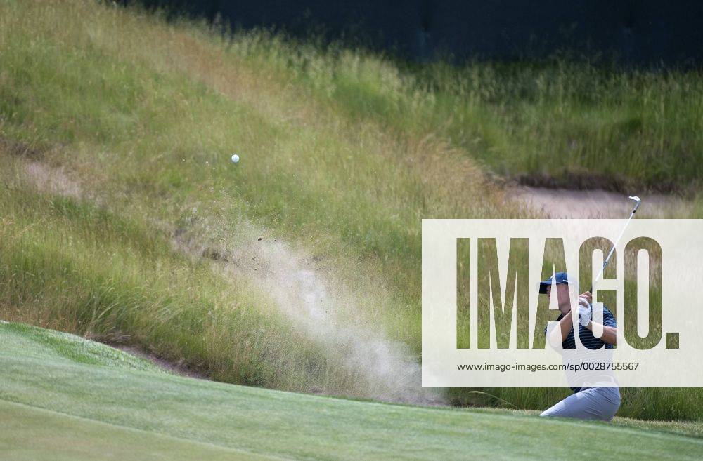 - SPORT Jordan Spieth hits out of a bunker on the 10th hole during practice round prior to the start of the U.S. Open golf championship at Erin Hill golf course in Erin, Wisconsin on June 14, 2017. The 117th U.S. Open will start tomorrow. WIS20170614314 KEVINxDIETSCH