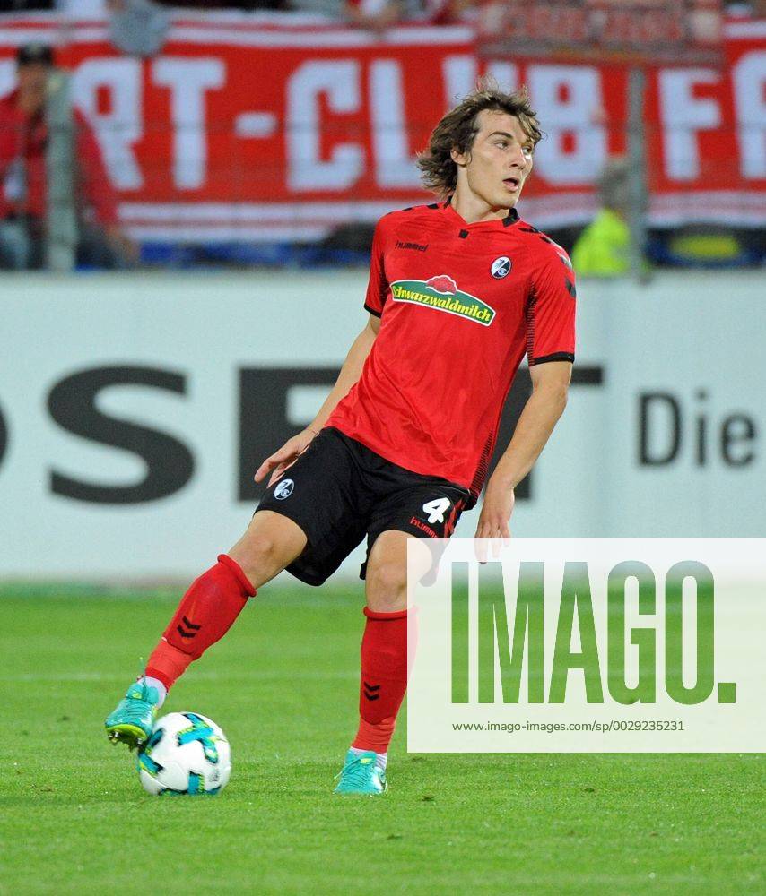 SC Freiburg vs NK Dom?ale Domzale Freiburg, Schwarzwald Stadion, 27.7.2017 Fußball, UEFA; Europa-League-Qualifikation; Saison 2017-2018 Ça?lar Caglar Söyüncü Soeyuencue, SC Freiburg Foto- und alle