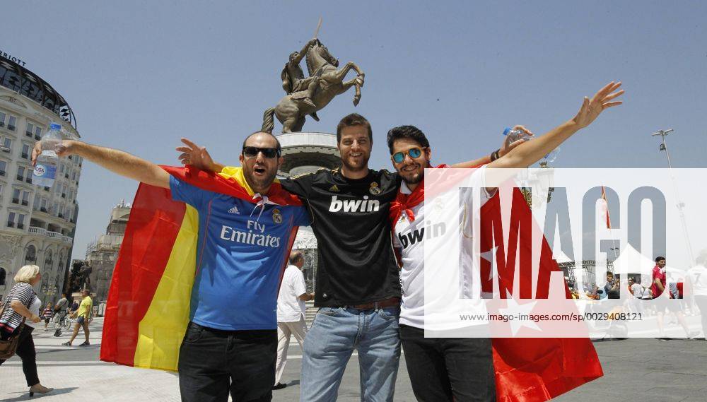 Final de la Supercopa de Europa entre el Real Madrid y el Manchester United ManU En la imagen, ambiente en las calles de Skopje antes del partido. 2017 UEFA Super Cup final match between Real Madrid and Manchester United. In this picture, atmosphere in Skopje streets before the match. xÃngelxRiverox