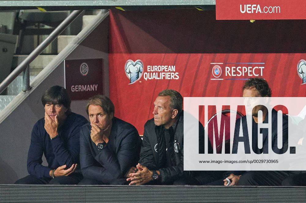 DFB Bundestrainer Joachim Jogi LOEW, LÖW,Thomas SCHNEIDER, DFB Co-Trainer, Assistenztrainer Andreas KOEPKE , Torwarttrainer DFB Marcus SORG, Assistenztrainer DFB Ersatzbank, Spielerbank, Reserve, Trainerbank REPUBLIK TSCHECHIEN - DEUTSCHLAND 1-2, Gruppe C, FIFA WM Qualifikation Deutsche Fussball Nationalmannschaft, DFB am 01.09.2017 in Prag, Tschechien.
