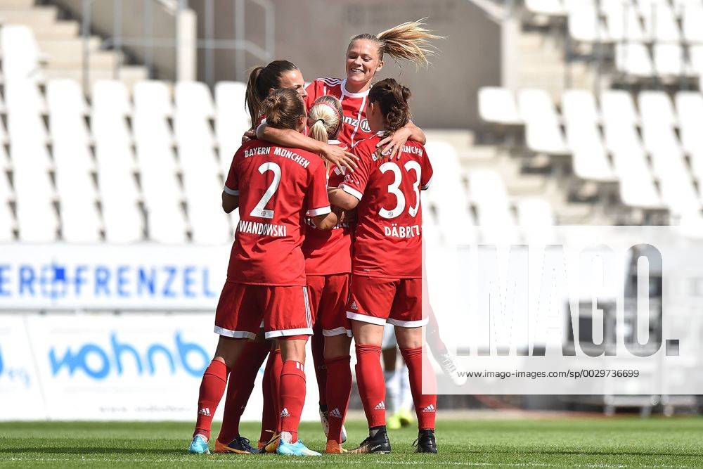 Fußball Allianz Frauen-Bundesliga 1. Spieltag SGS Essen - Bayern München am 02.09.2017 im Stadion Essen in Essen Torjubel zum 0:1 durch Mandy Islacker ( München ) xRx