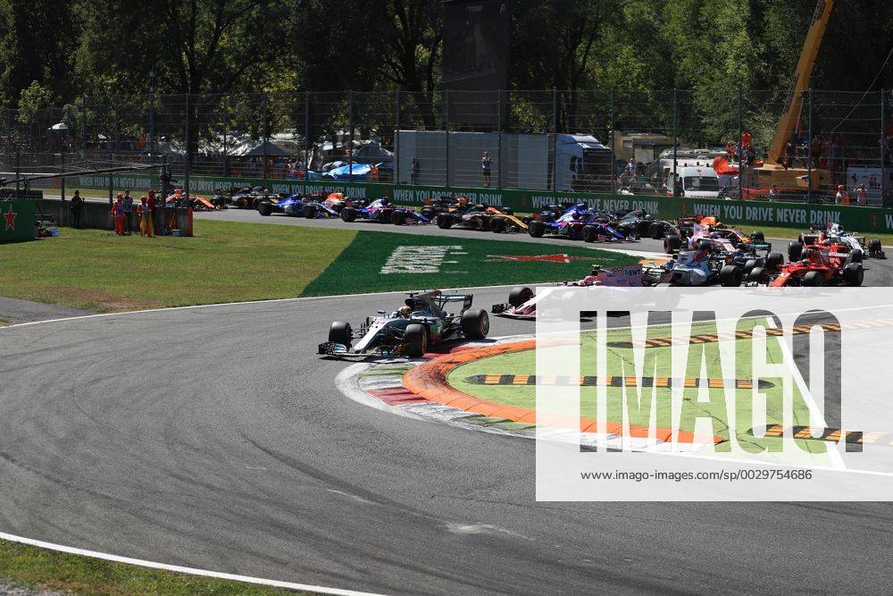 3rd September 2017, Autodromo Nazionale Monza, Monza; Italian Grand Prix, Race Day; Lewis Hamilton - Mercedes AMG Petronas F1 W08 EQ Energy+ leads race start xOctanex ActionPlus11925433