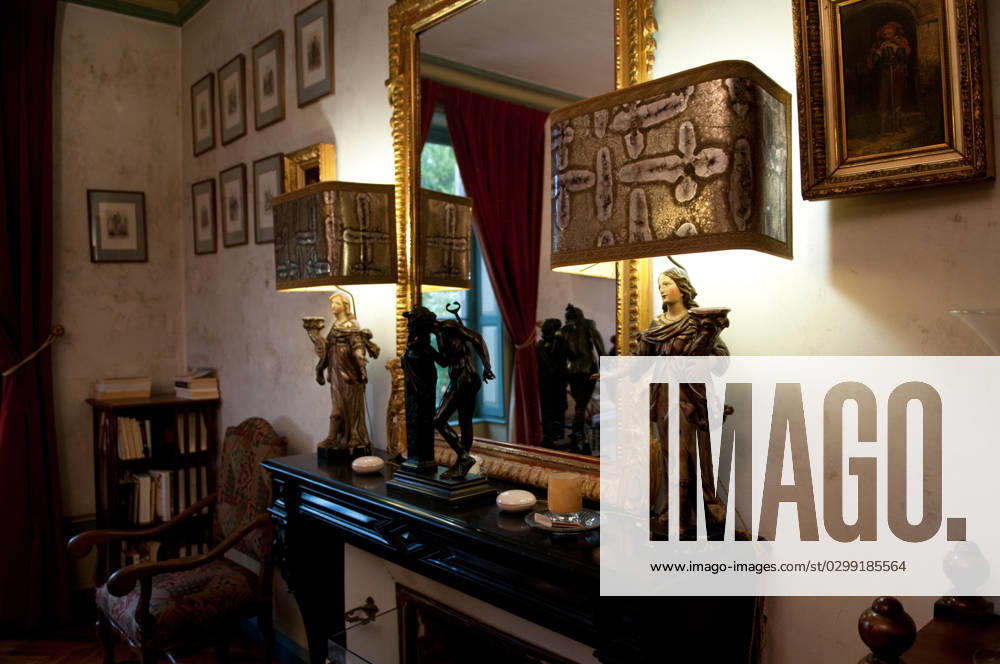 FRA THE CASTLE OF THE WILD BOY BY TRUFFAUT Inside Montclavel, the castle of Roland Thenot. Aubiat, December 2018. A l intà rieur de Montclavel, le château de Roland Thenot. Aubiat, dà cembre 2018. Aubiat Auvergne-Rhà ne-Alpes France; France