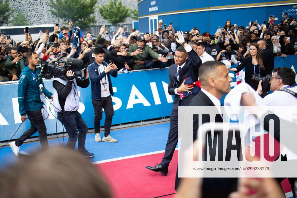 Kylian Mbappe Press Conference - Paris Paris Saint-Germain PSG French forward Kylian Mbappe hold the PSG greets people after a press conference at the Parc des Princes stadium in Paris on May 23, 2022, two days after the club won the Ligue 1 title for a record-equalling tenth time and its superstar striker Mbappe chose to sign a new contract until 2025 at PSG rather than join Real Madrid. Photo by Raphael Lafargue ABACAPRESS.COM Paris France