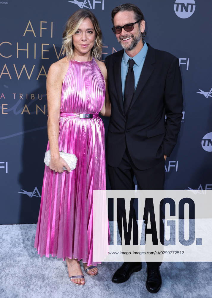 AFI Life Achievement Award Honoring Julie Andrews - LA HOLLYWOOD, LOS ANGELES, CALIFORNIA, USA - JUNE 09: American television writer Sian Heder and husband American actor David Newsom arrive at the 48th Annual AFI Life Achievement Award Honoring Julie Andrews held at the Dolby Theatre on June 9, 2022 in Hollywood, Los Angeles, California, United States. Photo by Xavier Collin Image Press Agency ABACAPRESS.COM Los Angeles California United States