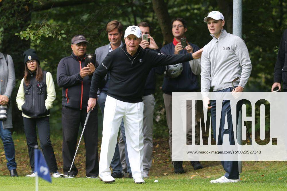 - SPORT Der deutsche Major Sieger und beste deutsche Golfer Martin Kaymer (GER) mit dem 81-jaehrige 9-fachen Major-Sieger Gary Player beim eintaegigen Golfturnier im Frankfurter Golf Club. Gastgeber ist die Privatbank Berenberg Frankfurt am Main