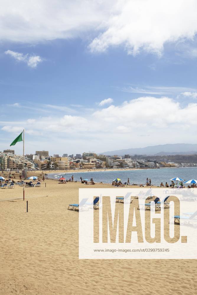 Strand Playa de las Canteras, Las Palmas, Provinz Las Palmas, Gran Canaria, Kanarische Inseln, Spanien, Liegestuhl, Sonne, Meer, Europa