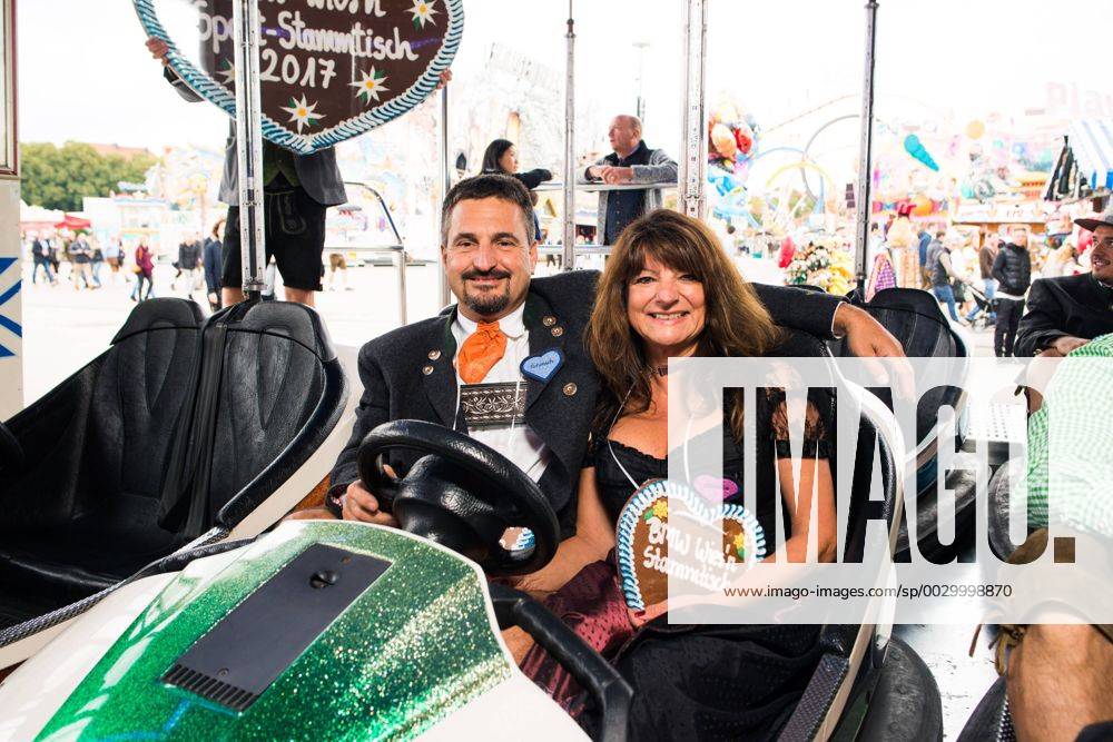BMW Wiesn Stammtisch, im Bild: Georg Hackl mit Kornelia Hackl 19.09.2017 Â