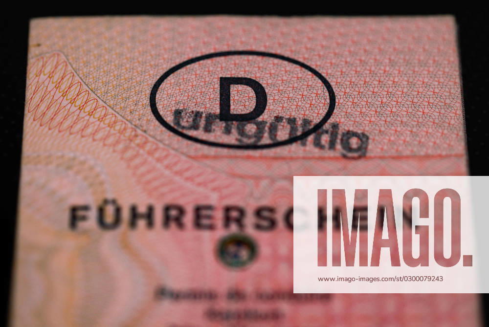 Frankenberg, Deutschland 02. April 2023: Im Bild: Führerschein (ungültig) Auf dem Foto ist ein mit einem Stempel als ungültig gekennzeichneter Führerschein zu sehen. Hessen
