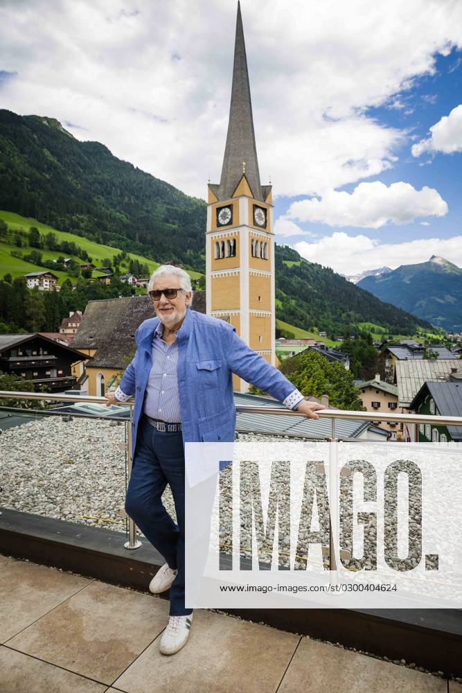 Bad Hofgastein, AUT, Unterwegs in Salzburg, Fototermin, Placido Domingo, Bild Pladcido Domingo anlässlich eines Fototermines in Bad Hofgastein, PhotoCredit SCHARINGER DANIEL SCHARINGER