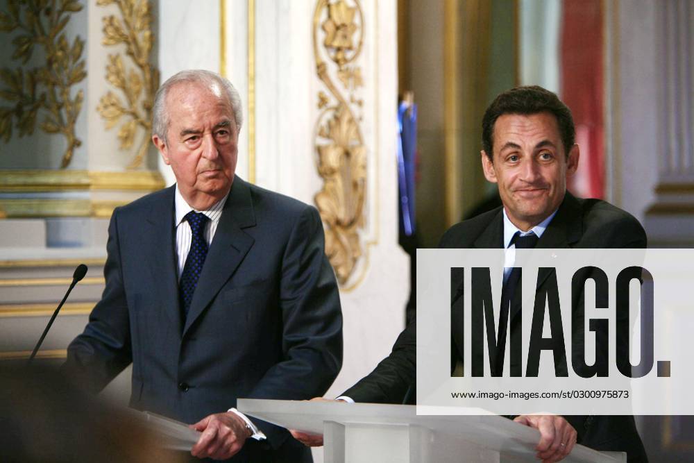 First meeting of the new reform commission at the Elysee Palace in Paris Former Economy minister Edouard Balladur and President Nicolas Sarkozy attend the first meeting of the new reform commission on July 18, 2007, at the Elysee Palace in Paris, France. Sarkozy s reform commission wants to modernizing France s Political institutions. Photo by Mousse ABACAPRESS.COM Paris France