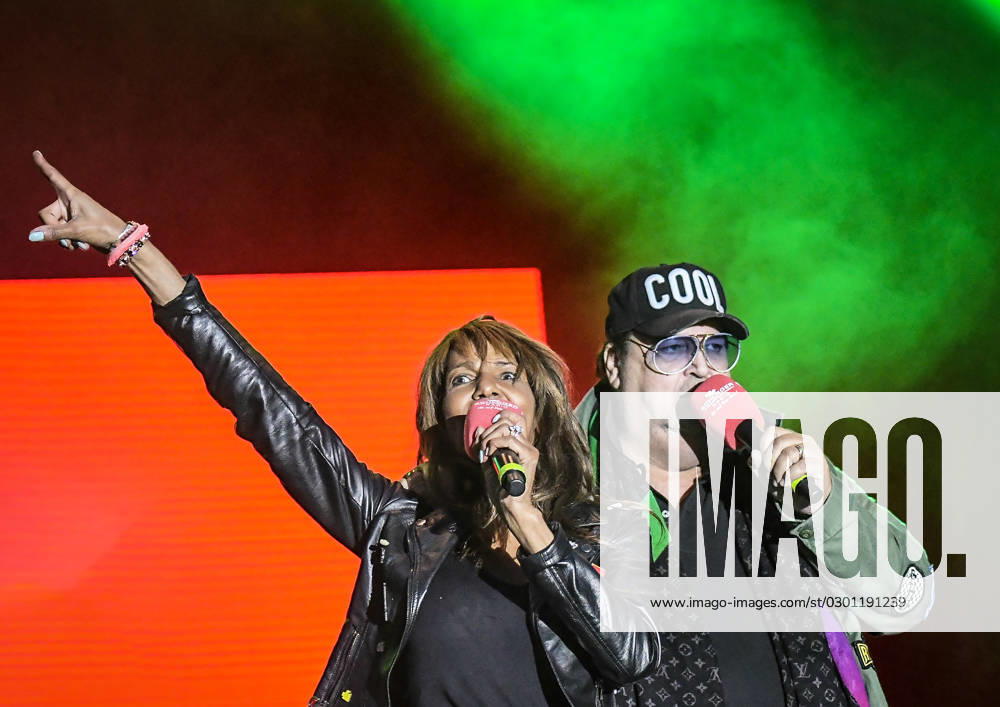 Entertainment Musik, SchlagerHammer 2023 in Oranienburg, v.l. Gemeinsam mit Andreas Ellermann will Nadja Abd el Farrag groß rauskommen. Heute feiern beide beim SchlagerHammer in Oranienburg ihren ersten Schlager-Festival Auftritt. Oranienburg