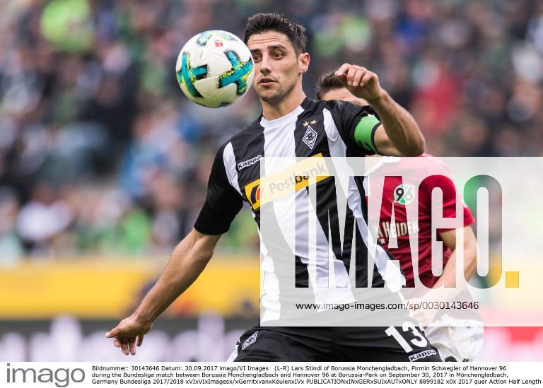(L-R) Lars Stindl of Borussia Monchengladbach, Pirmin Schwegler of Hannover 96 during the Bundesliga match between Borussia Monchengladbach and Hannover 96 at Borussia-Park on September 30, 2017 in Mönchengladbach, Germany Bundesliga 2017 2018 Imagesx xGerritxvanxKeulenxIVx 8899182