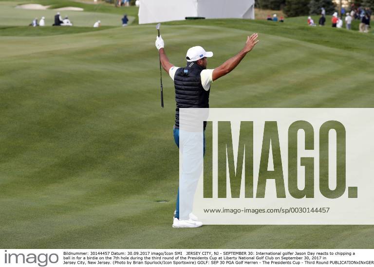 JERSEY CITY, NJ - SEPTEMBER 30: International golfer Jason Day reacts to chipping a ball in for a birdie on the 7th hole during the third round of the Presidents Cup at Liberty National Golf Club on September 30, 2017 in Jersey City, New Jersey. (Photo by Brian Spurlock Icon Sportswire) GOLF: SEP 30 PGA Golf Herren - The Presidents Cup - Third Round Icon170930280