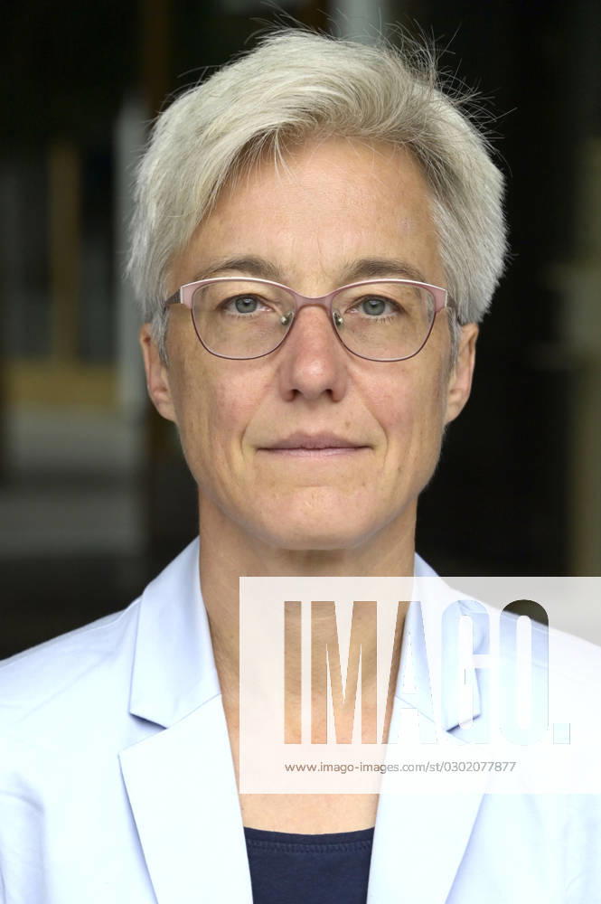 Brigitte Knopf bei der Bundespressekonferenz Expertenrat für Klimafragen: Veröffentlichung der Stellungnahme zum Klimaschutzprogramm 2023 und des Prüfberichts für die Sektoren Gebäude und Verkehr im Haus der Bundespressekonferenz. Berlin