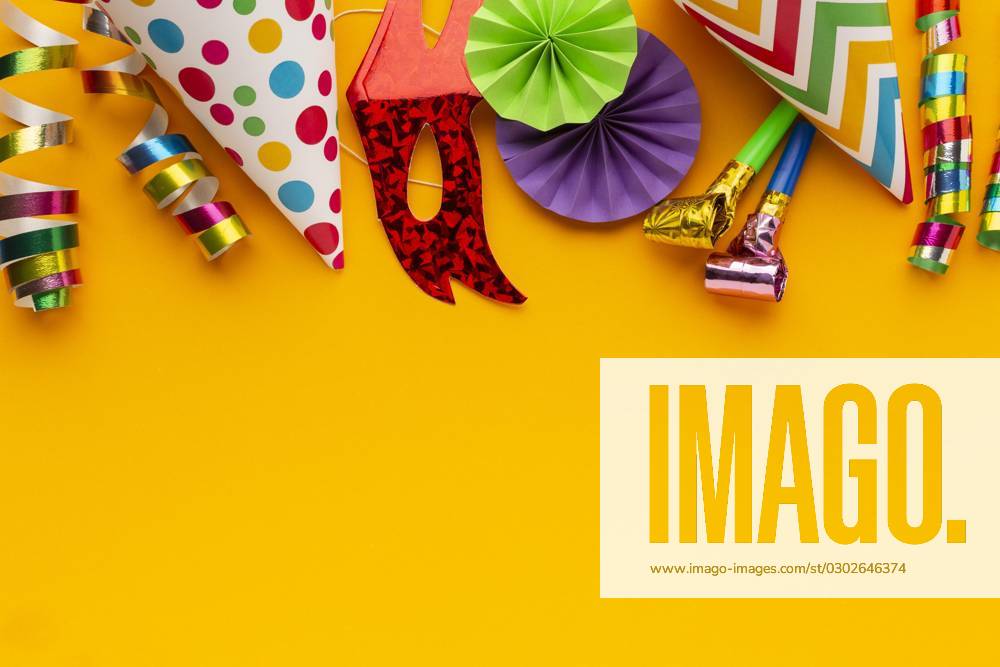 IMAGO Creative, Gesellschaft, Fasching Flache farbige Masken Dekorationen Kopierbereich