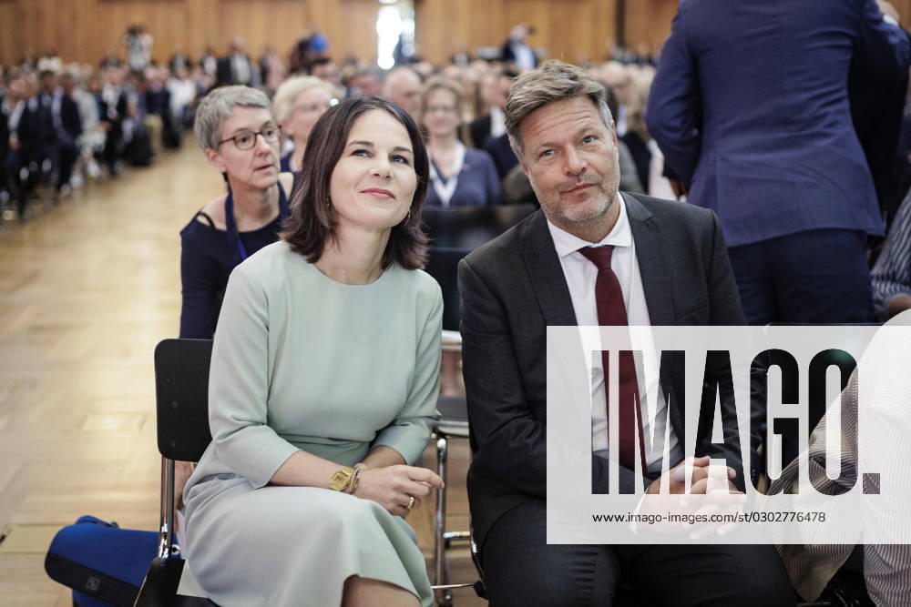 (L-R) Annalena Baerbock, Bundesaussenministerin, und Robert Habeck, Bundesminister fuer Wirtschaft und Klimaschutz und Vizekanzler, aufgenommen im Rahmen der Konferenz der Leiterinnen und Leiter der deutschen Auslandsvertretungen. Berlin, 05.09.2023. Berlin Deutschland