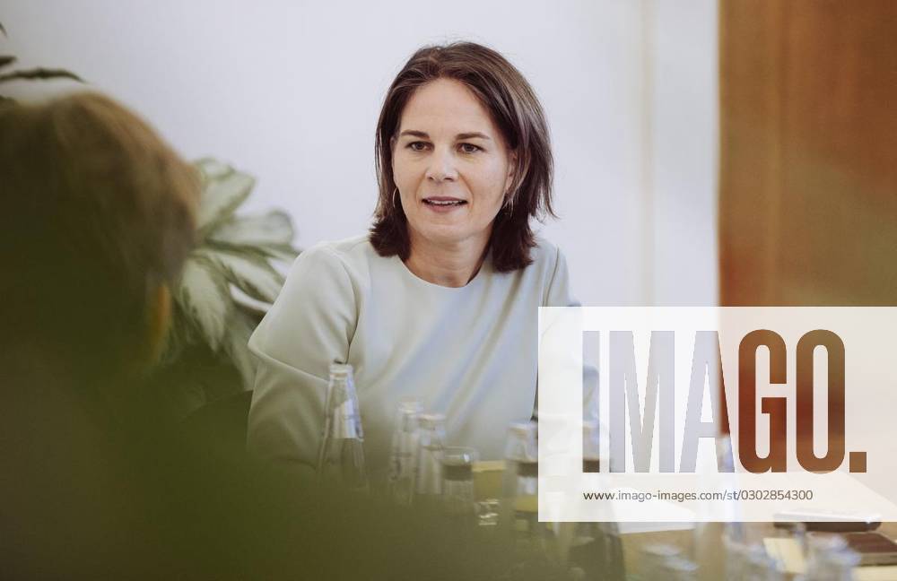 Annalena Baerbock (Bündnis 90 Die Grünen), Bundesministerin des Auswärtigen, gibt der Funke Mediengruppe am 05.09.2023 ein Interview in ihren Büroräumen im Auswärtigen Amt