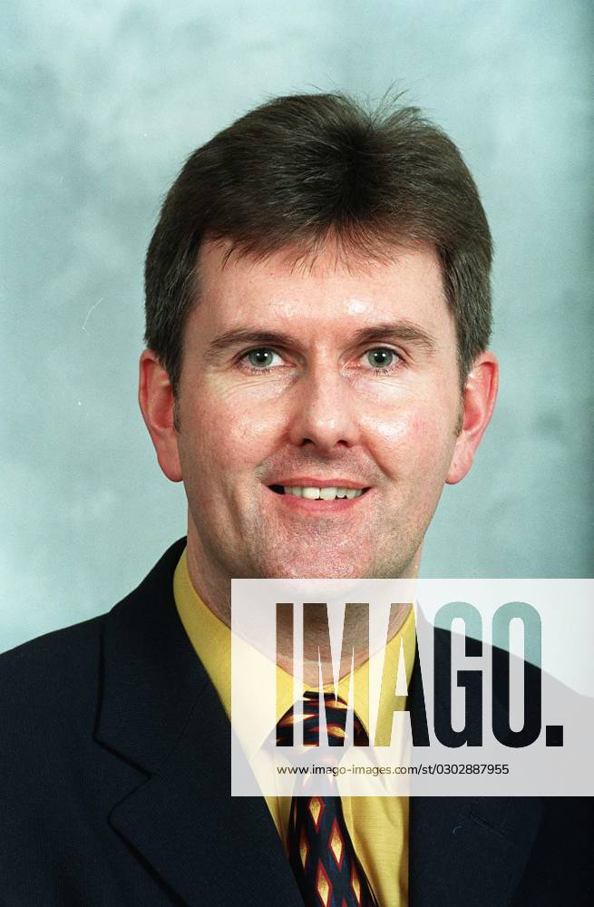 JEFFREY DONALDSON MP Ulster Unionist MP for Lagan Valley COMPULSORY CREDIT: UPPA Photoshot Photo UIW 016754 M-32a 03.11.1999 JEFFREY DONALDSON MP Ulster Unionist MP for Lagan Valley COMPULSORY CREDIT: UPPA Photoshot Photo UIW 016754 M-32a 03.11.1999, Credit:Photoshot Avalon United Kingdom