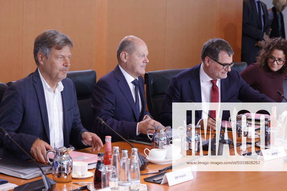 Robert Habeck, Bundesminister für Wirtschaft und Klimaschutz , Olaf Scholz, Bundeskanzler , Wolfgang Schmidt, Bundesminister für besondere Aufgaben Chef des Bundeskanzleramtes , Deutschland, Berlin, Bundeskanzleramt, Das Bundeskabinett befasst sich in seiner 74. Sitzung am 13. September 2023 unter anderem gemeinsam mit dem französischen Wirtschafts- und Finanzminister Bruno Le Maire mit einer Aussprache zur Transformation der Industrie im globalen Wettbewerb.