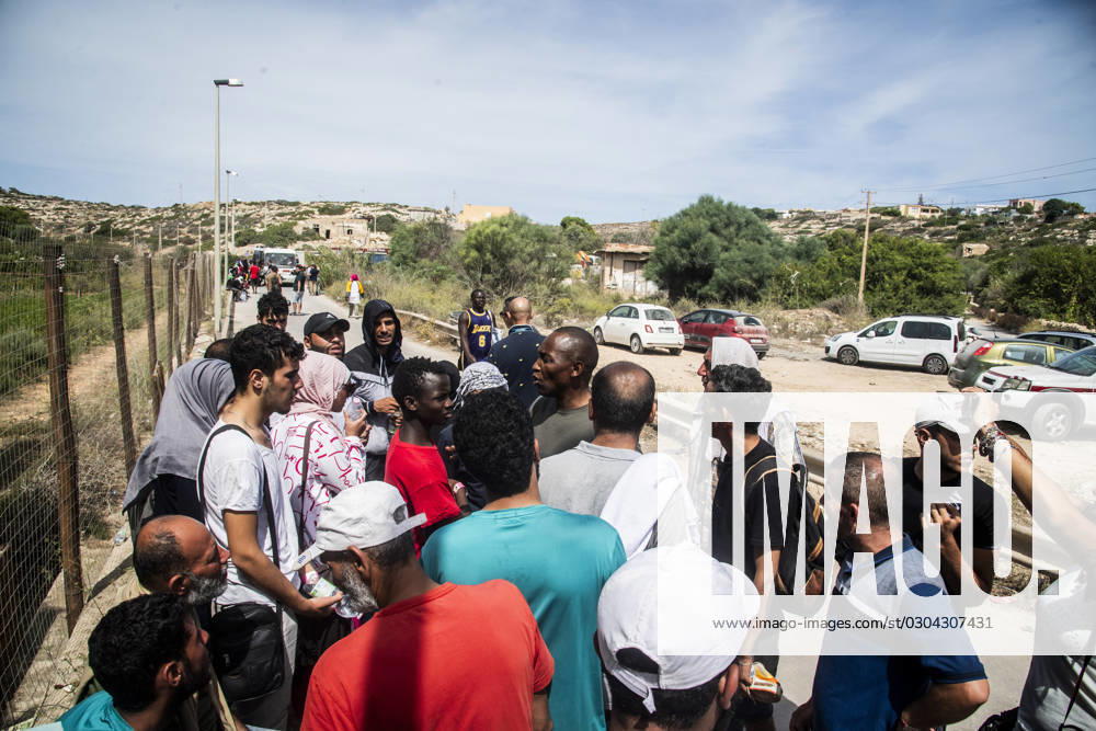 Migrant emergency, the situation in the hotspot on the fifth day after the disembarkation of around 6000 people, Lampedusa, 16 Sept 2023 migrant emergency, the situation in the hotspot on the fifth day after the disembarkation of around 6000 people, Lampedusa, 16 Sept 2023, Credit:Alessandro Serranò Avalon Italy, Lampedusa