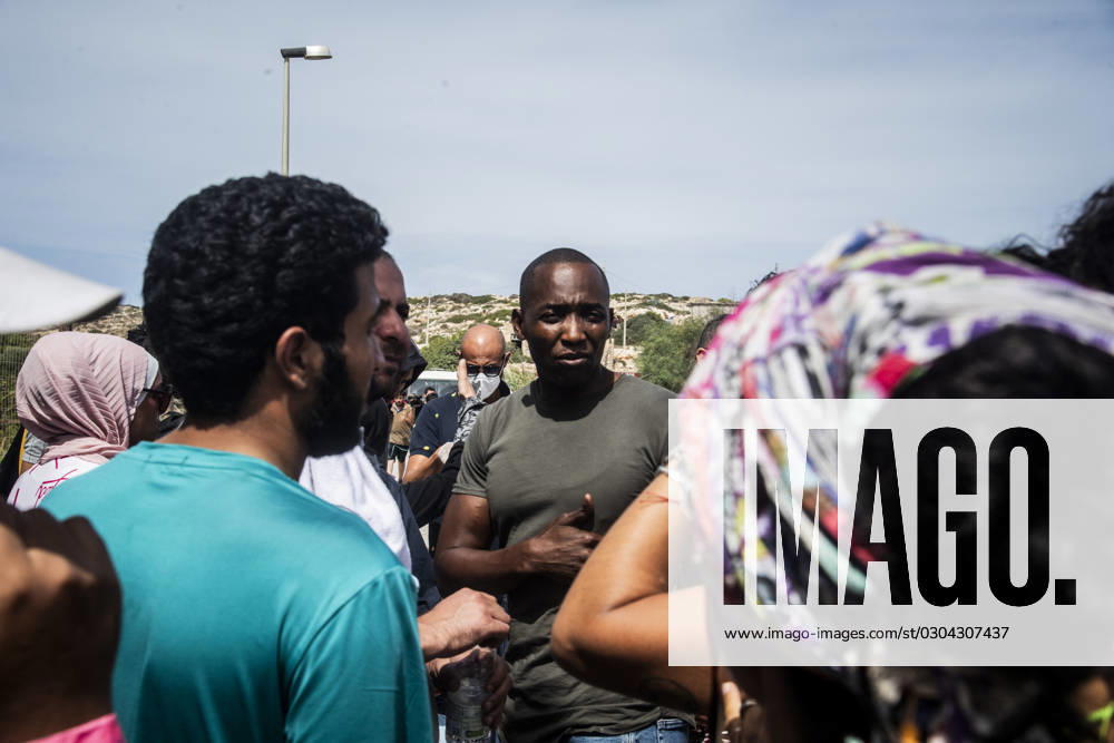 Migrant emergency, the situation in the hotspot on the fifth day after the disembarkation of around 6000 people, Lampedusa, 16 Sept 2023 Aboubakar Soumaoro visits the hotspot, Lampedusa, 16 Sept 2023, Credit:Alessandro Serranò Avalon Italy, Lampedusa
