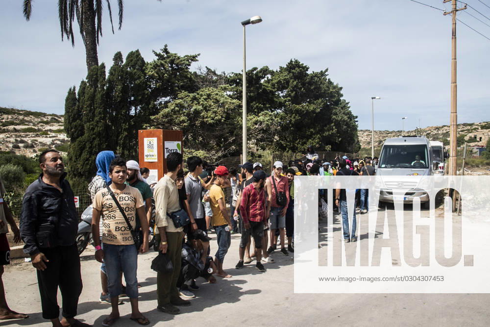 Migrant emergency, the situation in the hotspot on the fifth day after the disembarkation of around 6000 people, Lampedusa, 16 Sept 2023 migrant emergency, the situation in the hotspot on the fifth day after the disembarkation of around 6000 people, Lampedusa, 16 Sept 2023, Credit:Alessandro Serranò Avalon Italy, Lampedusa