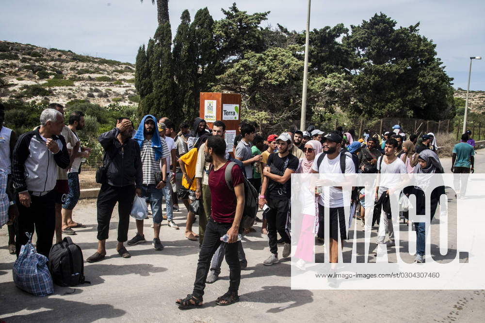 Migrant emergency, the situation in the hotspot on the fifth day after the disembarkation of around 6000 people, Lampedusa, 16 Sept 2023 migrant emergency, the situation in the hotspot on the fifth day after the disembarkation of around 6000 people, Lampedusa, 16 Sept 2023, Credit:Alessandro SerranÃ² Avalon Italy, Lampedusa